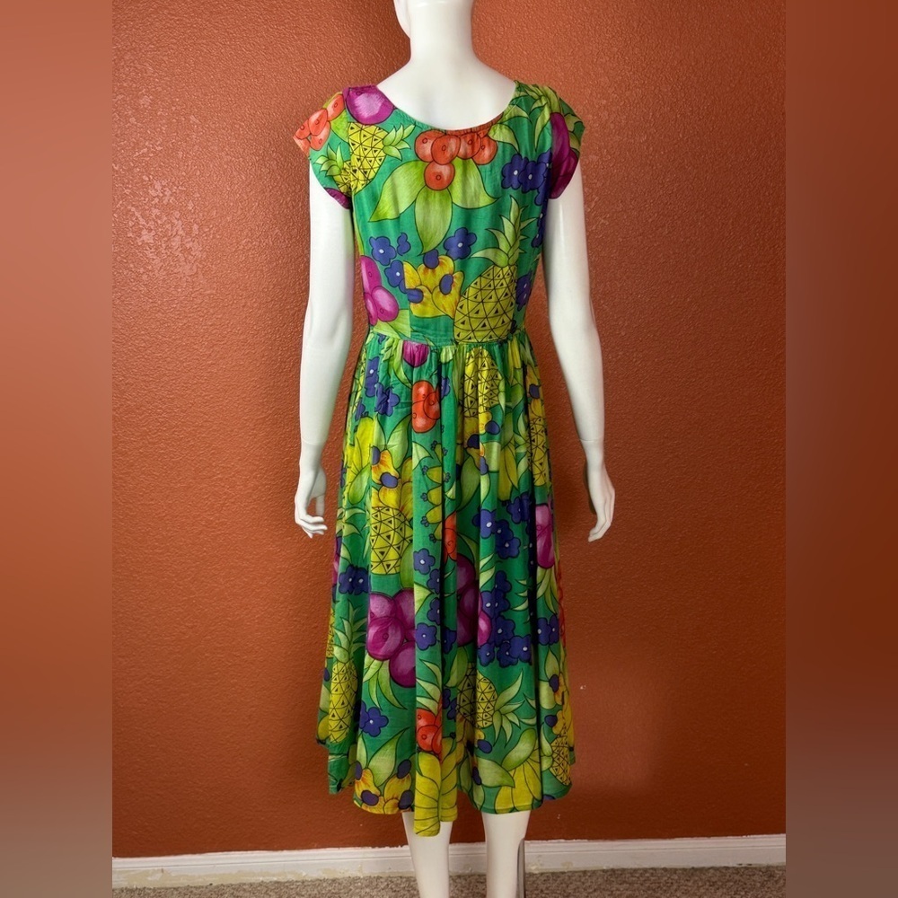 Rene derby Vintage Colorful Floral Women's Dress Size Medium. E96